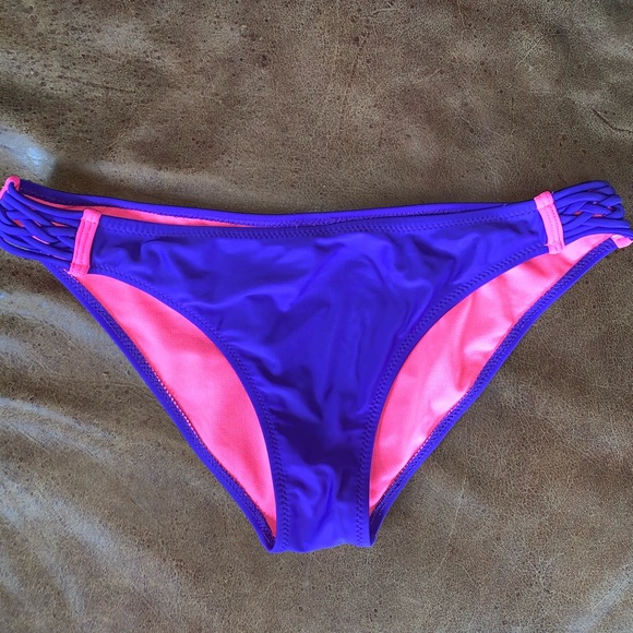 purple and pink bikini - Picture 3 of 6